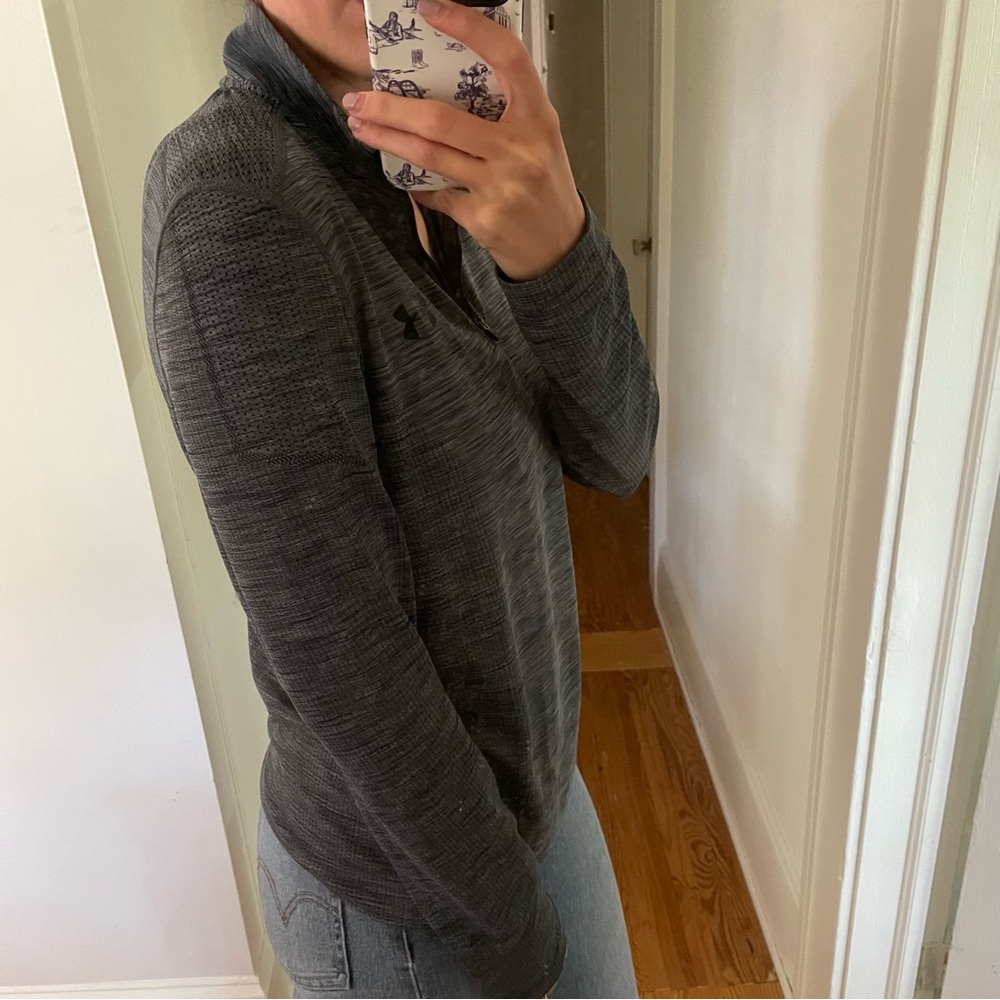 Under Armour Pullover - Picture 2 of 7